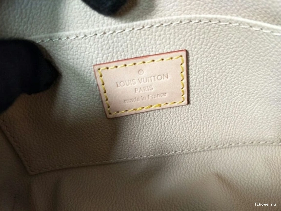 Affordable VUITTON LOUIS POUCH COSMETIC 0819